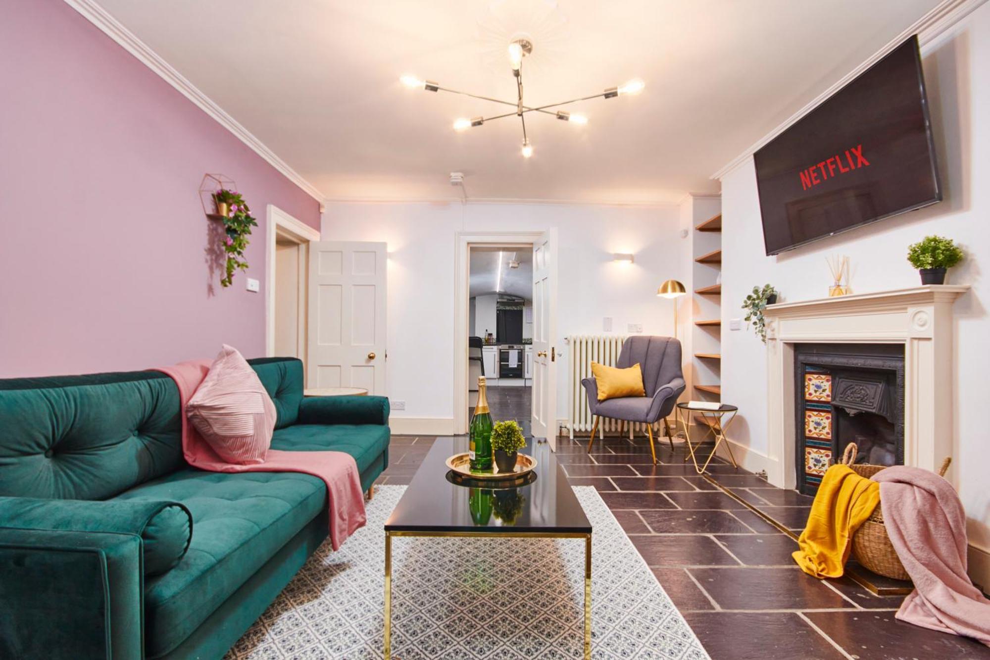 Beautiful 2Bedroom 4 Actual Beds House With Wifi By Purestay باث المظهر الخارجي الصورة